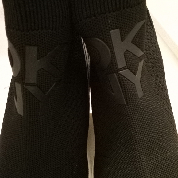 DKNY HIDDEN PLATFORM SNEAKERS NWOT - Picture 3 of 4